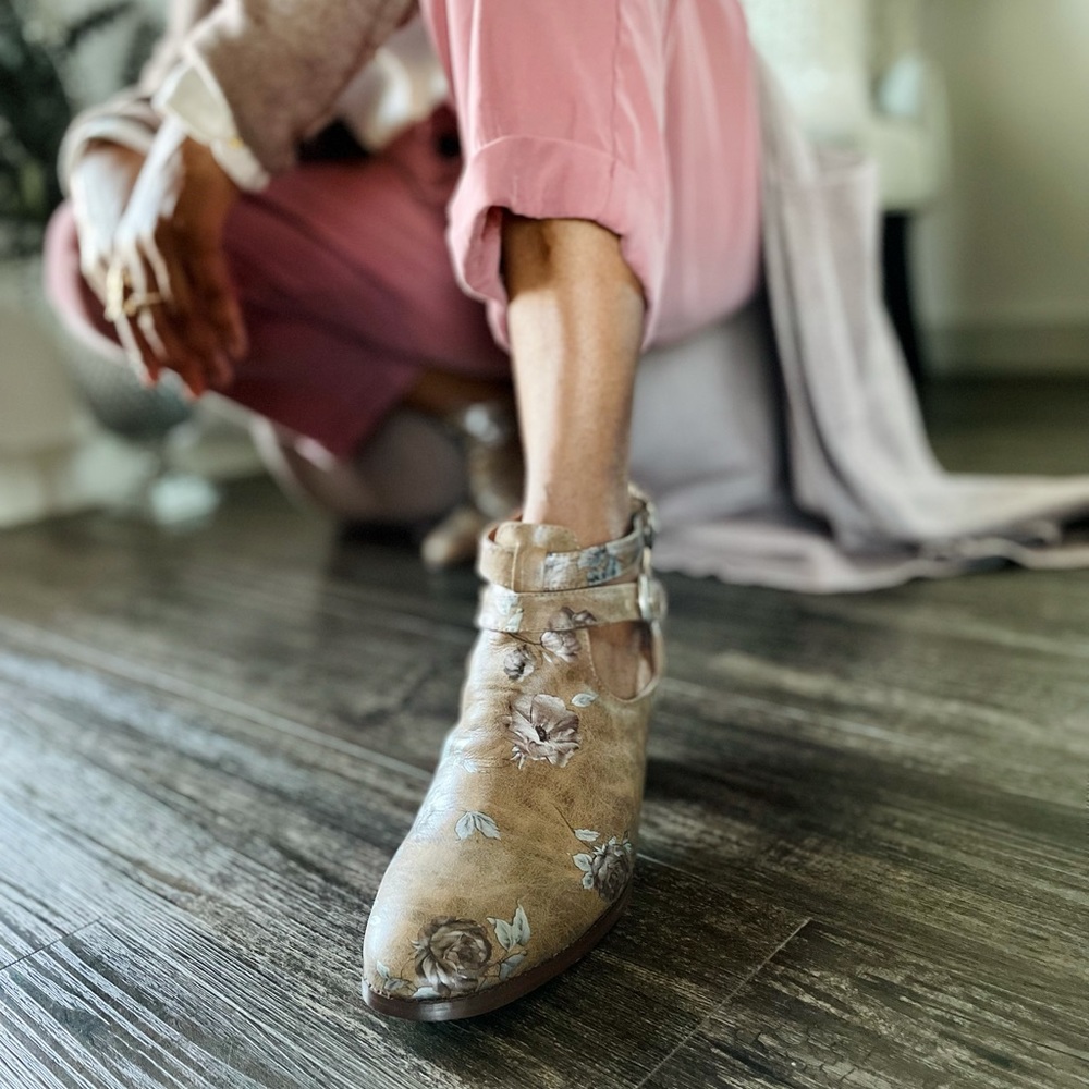 Floral Tan Ankle Booties Size 10 🍁 - Picture 10 of 11